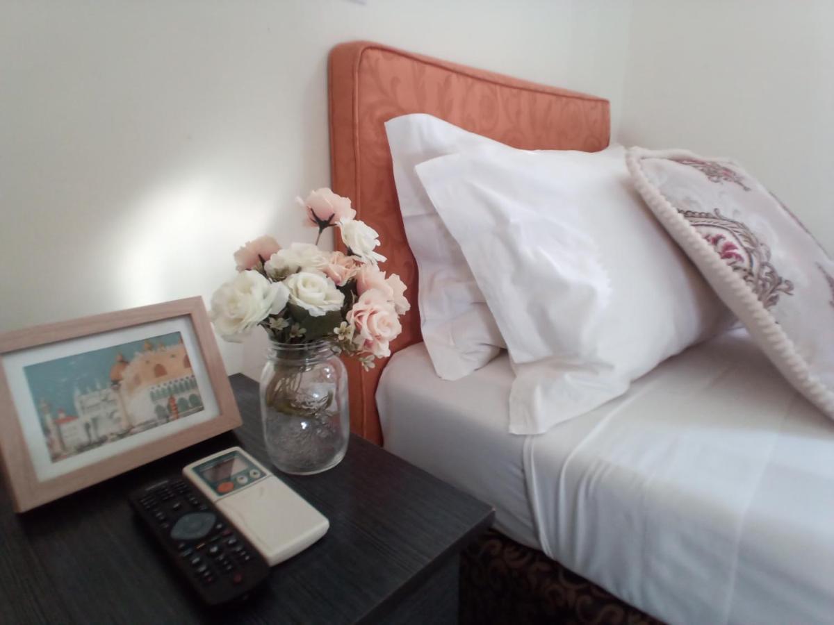 Alveare Bed & Breakfast Rome Exterior photo